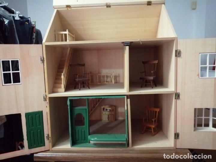 Casas de mu&ntilde;ecas: VISTOSA CASA DE MU&Ntilde;ECAS DE MADERA. - Foto 4
