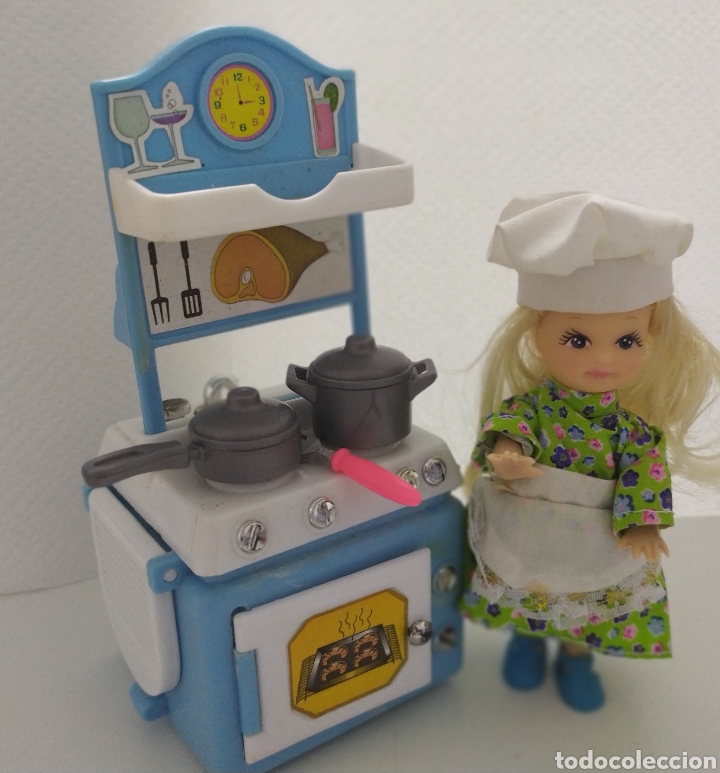 Casas de mu&ntilde;ecas: Mu&ntilde;eca y cocina de 12 cm, a&ntilde;os 70. - Foto 14