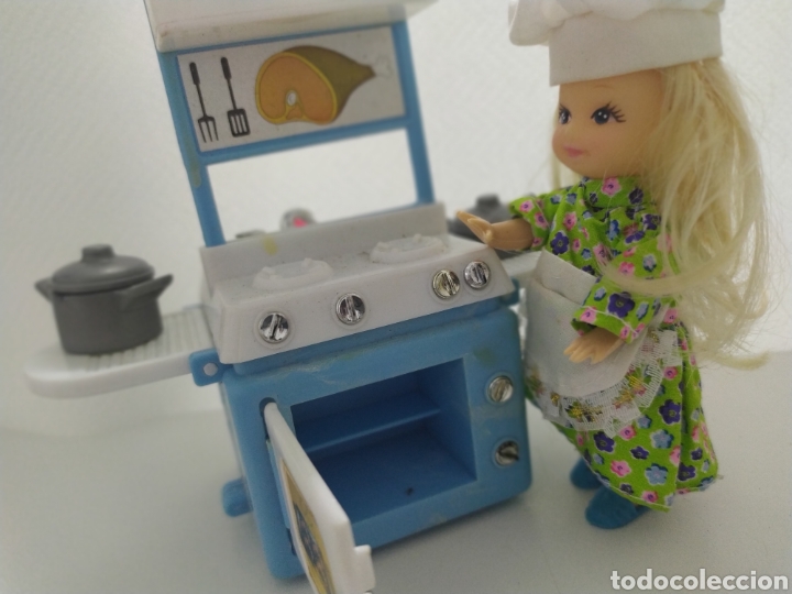 Casas de mu&ntilde;ecas: Mu&ntilde;eca y cocina de 12 cm, a&ntilde;os 70. - Foto 21