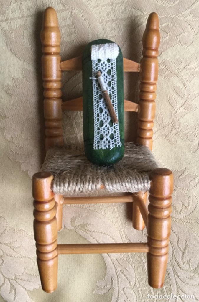 silla de madera miniatura con encaje de bolillo - Buy Antique