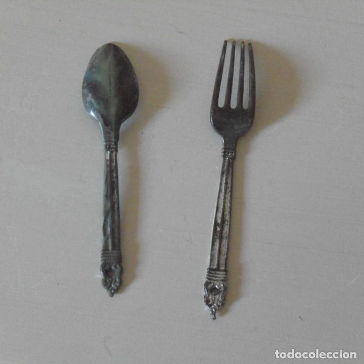 Casas de mu&ntilde;ecas: Cuchara y tenedor, partes de vajilla PSA. - Foto 2