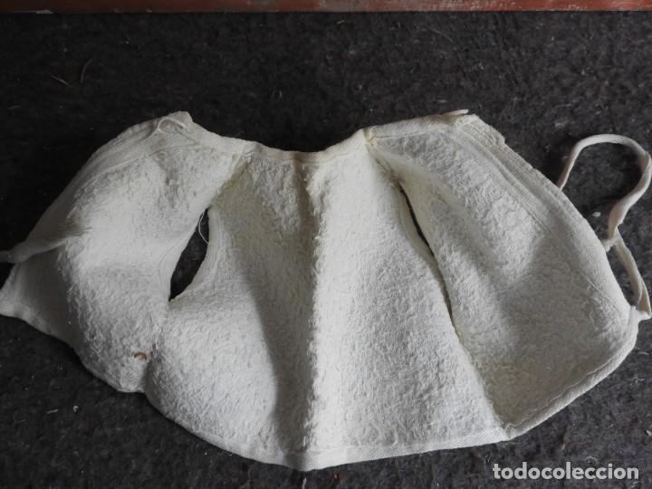 Casas de mu&ntilde;ecas: CHAQUETA O CHALECO ANTIGUO PARA MU&Ntilde;ECA - Foto 3