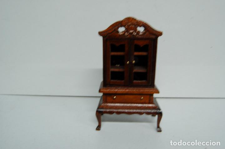 Casas de mu&ntilde;ecas: Mueble aparador para casa de mu&ntilde;ecas ref. 1 - Foto 1