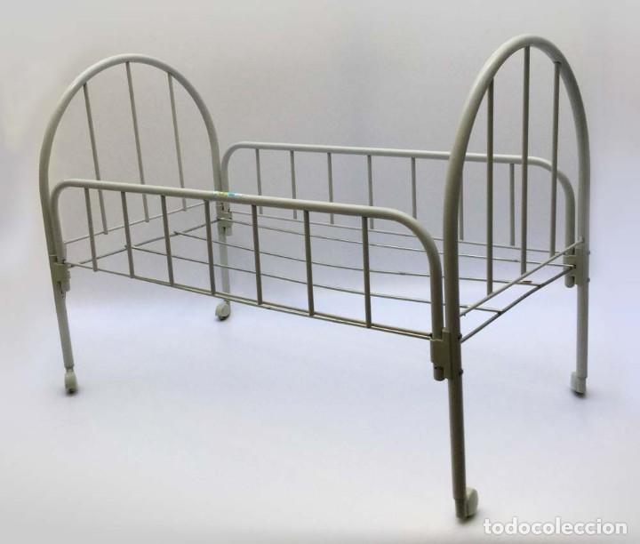 Casas de mu&ntilde;ecas: Cuna para mu&ntilde;ecas Vercor &ndash; a&ntilde;os 90 - Foto 1