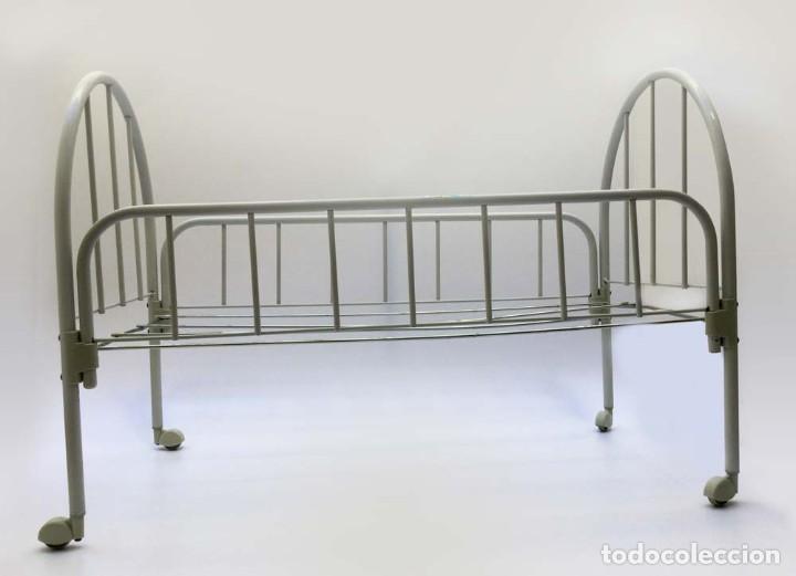 Casas de mu&ntilde;ecas: Cuna para mu&ntilde;ecas Vercor &ndash; a&ntilde;os 90 - Foto 2