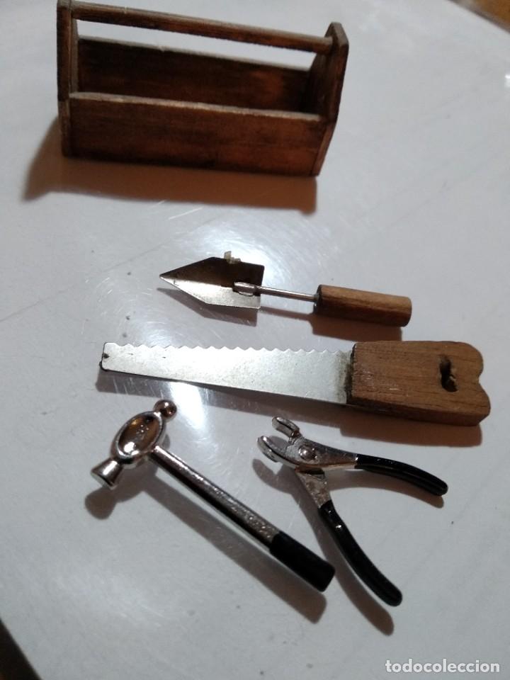 Casas de mu&ntilde;ecas: caja herramientas con 5 utensilios - Foto 1