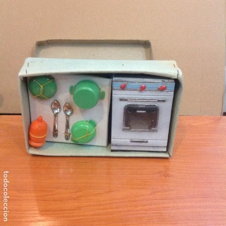 Casas de mu&ntilde;ecas: Cocina y complementos en su caja de Paya - Foto 1