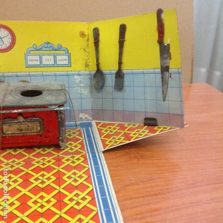 Casas de mu&ntilde;ecas: Cocina y complementos en su caja abatible - Foto 4
