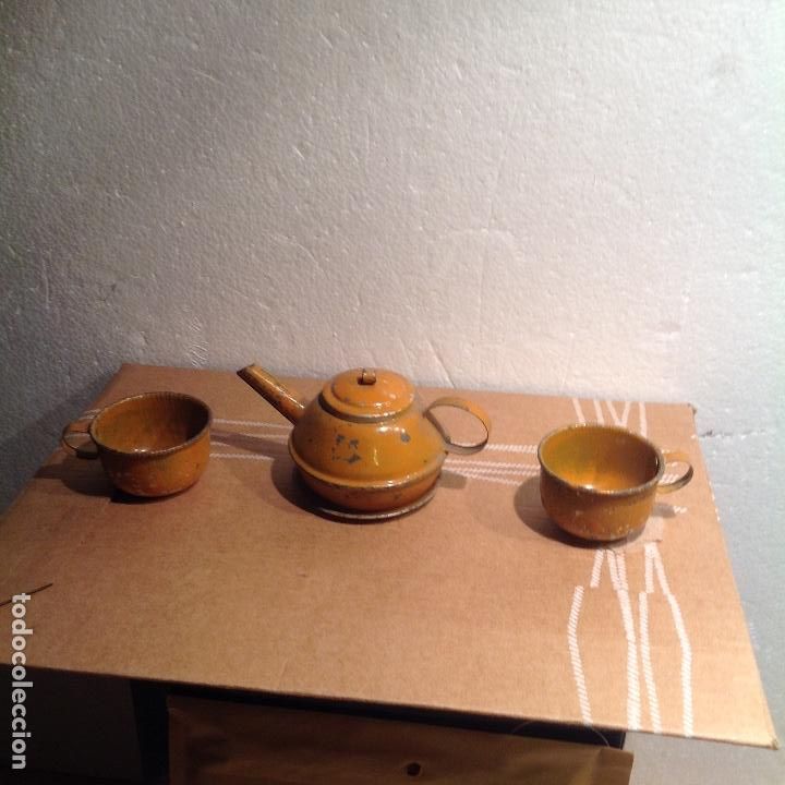 Casas de mu&ntilde;ecas: Tetera con dos tazas - Foto 1