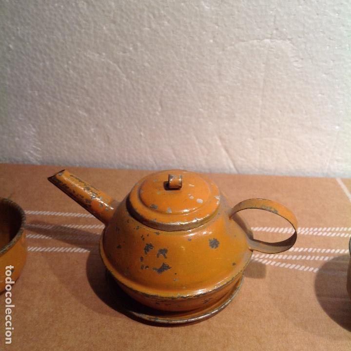 Casas de mu&ntilde;ecas: Tetera con dos tazas - Foto 2