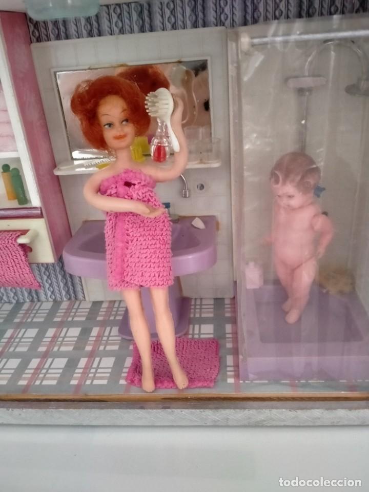 Casas de mu&ntilde;ecas: Diorama ba&ntilde;o Hogarin con mu&ntilde;ecas - Foto 8
