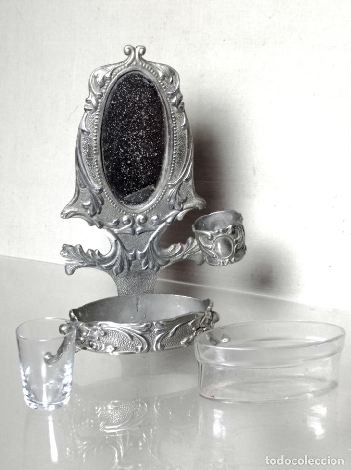 Casas de Mu&ntilde;ecas: 19 cm - Antiguo tocador joyero miniatura de esta&ntilde;o . Cristales originales . espejo biselado