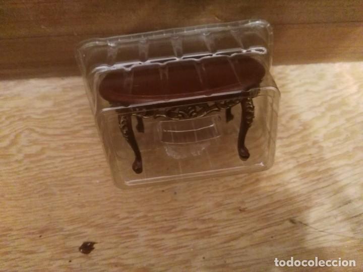 Casas de mu&ntilde;ecas: mesa - comoda -. palacio mu&ntilde;ecas agostini 2005 - Foto 1