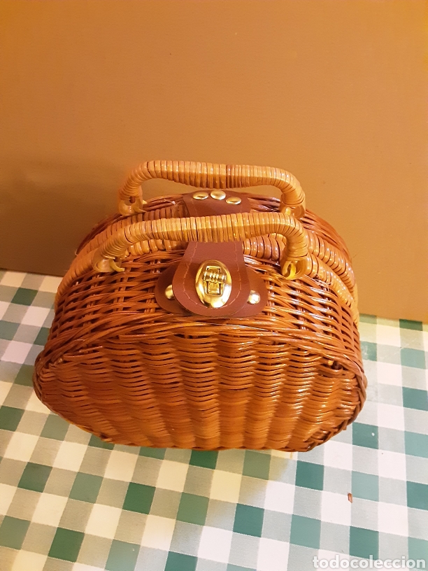 Casas de mu&ntilde;ecas: Baul mimbre con juego cafe mu&ntilde;ecas - Foto 6