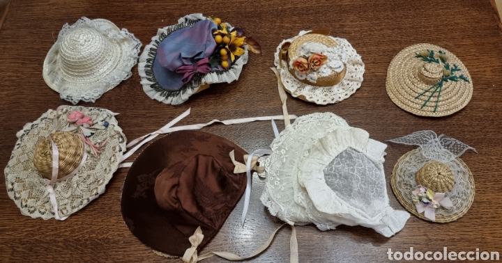 Casas de mu&ntilde;ecas: Lote de sombreros de mu&ntilde;eca - Foto 1