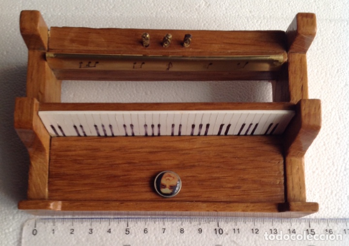 Casas de mu&ntilde;ecas: PIANO MADERA EN MINIATURA - Foto 23