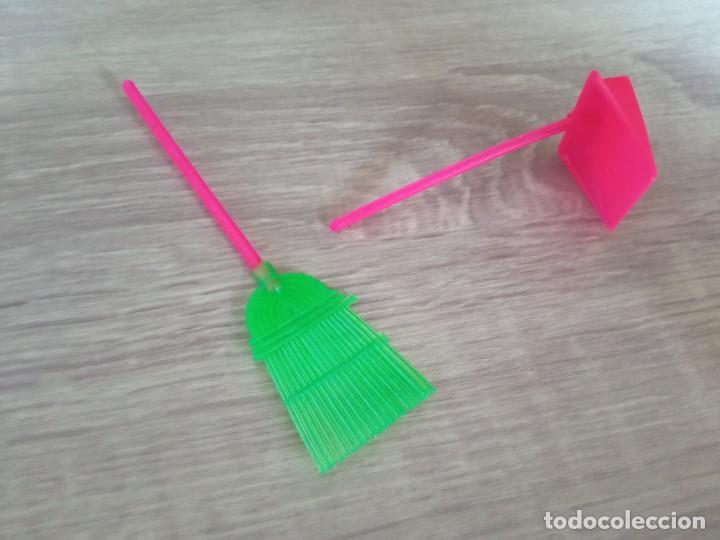 Casas de mu&ntilde;ecas: escoba y recogedor para casa de mu&ntilde;ecas - Foto 2