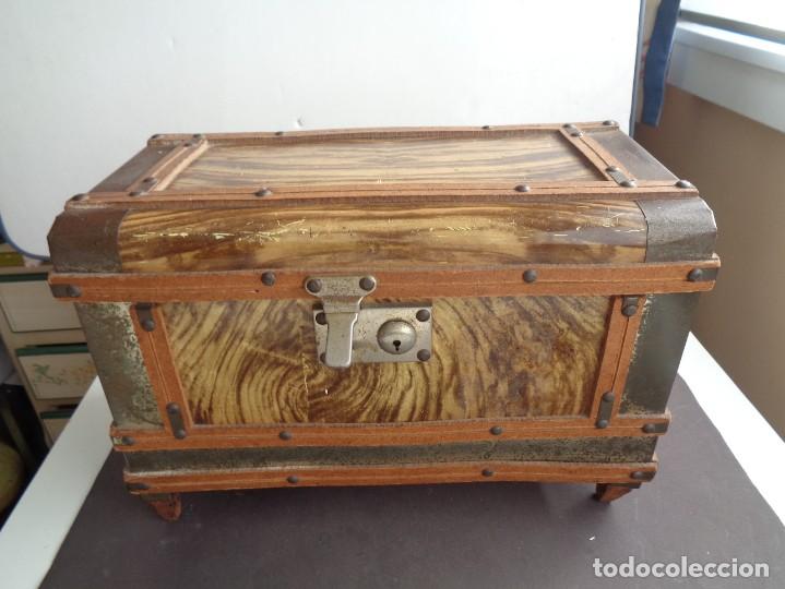 Casas de mu&ntilde;ecas: BAUL DE JUGUETE - Foto 1