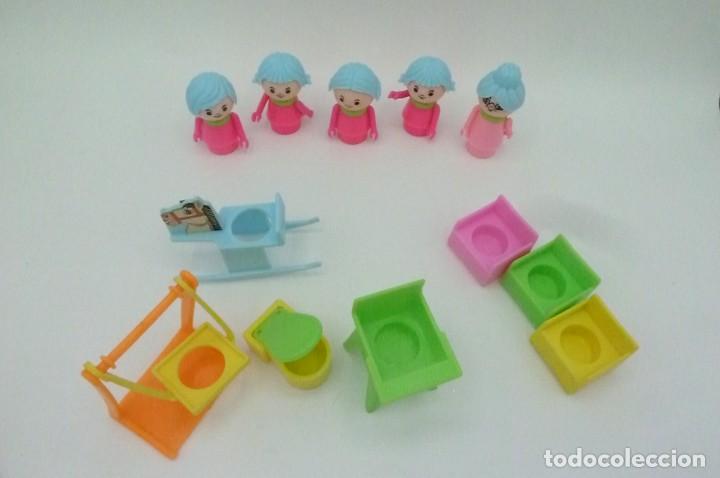 Casas de mu&ntilde;ecas: Antiguas figuras tipo pin y pon y sus complementos - Foto 4