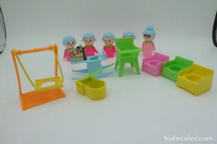 Casas de mu&ntilde;ecas: Antiguas figuras tipo pin y pon y sus complementos - Foto 5