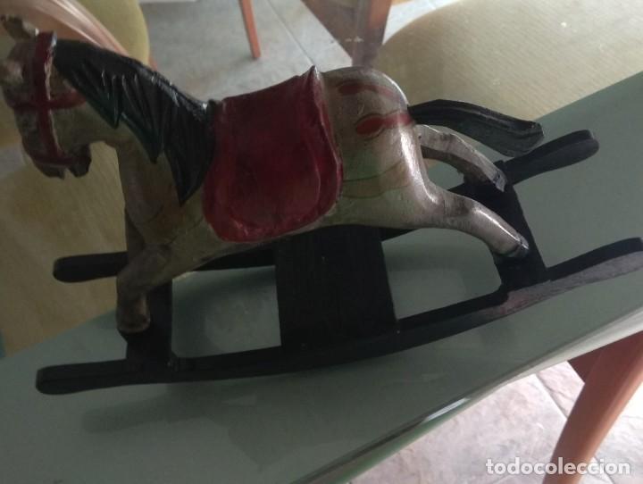 Casas de mu&ntilde;ecas: CABALLO DE MADERA PARA MU&Ntilde;ECA ANTIGUA - Foto 2