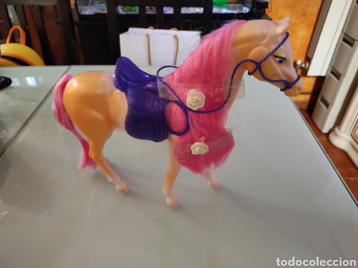 Casas de mu&ntilde;ecas: Caballo Barbie original - Foto 5