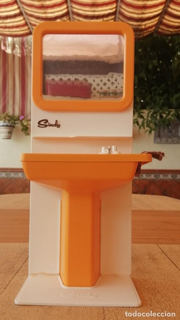 Casas de mu&ntilde;ecas: Lavabo Sindy Pedigree, con caja original - Foto 1
