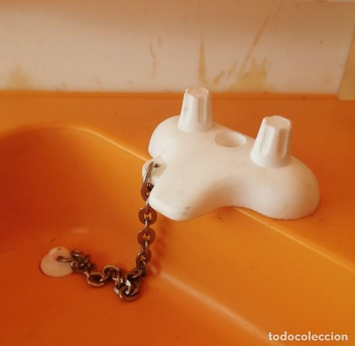 Casas de mu&ntilde;ecas: Lavabo Sindy Pedigree, con caja original - Foto 9