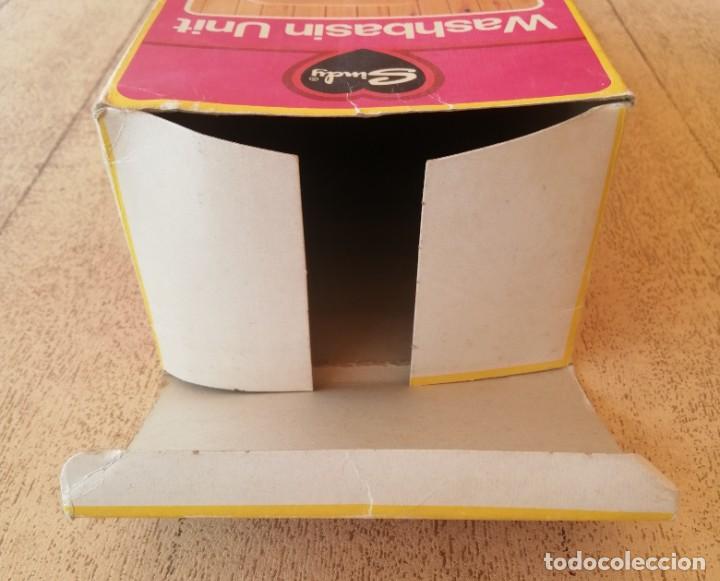 Casas de mu&ntilde;ecas: Lavabo Sindy Pedigree, con caja original - Foto 20