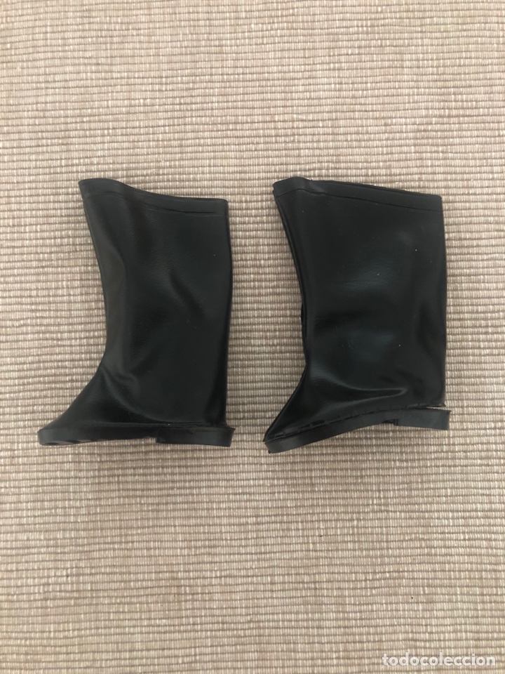 Casas de mu&ntilde;ecas: Botas Nancy de Famosa - Foto 1