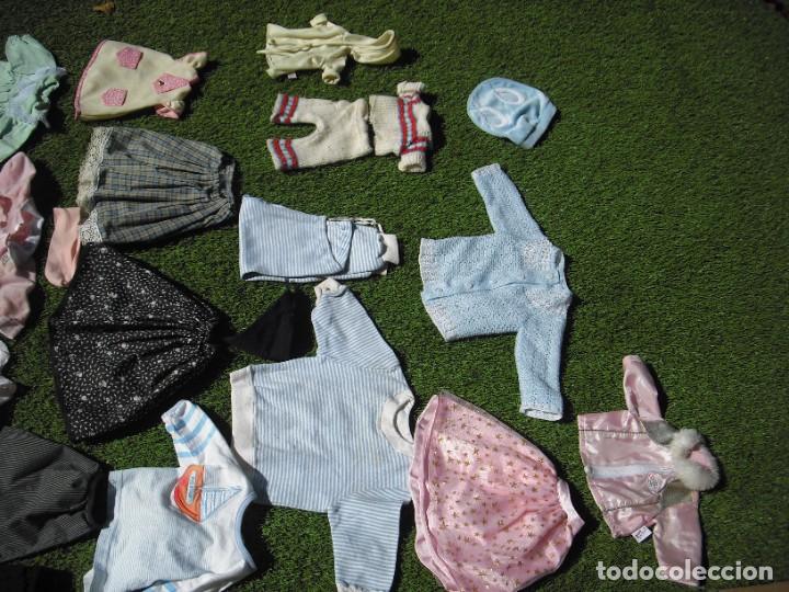 Casas de mu&ntilde;ecas: LOTE ROPA MU&Ntilde;ECAS MODERNAS - Foto 17