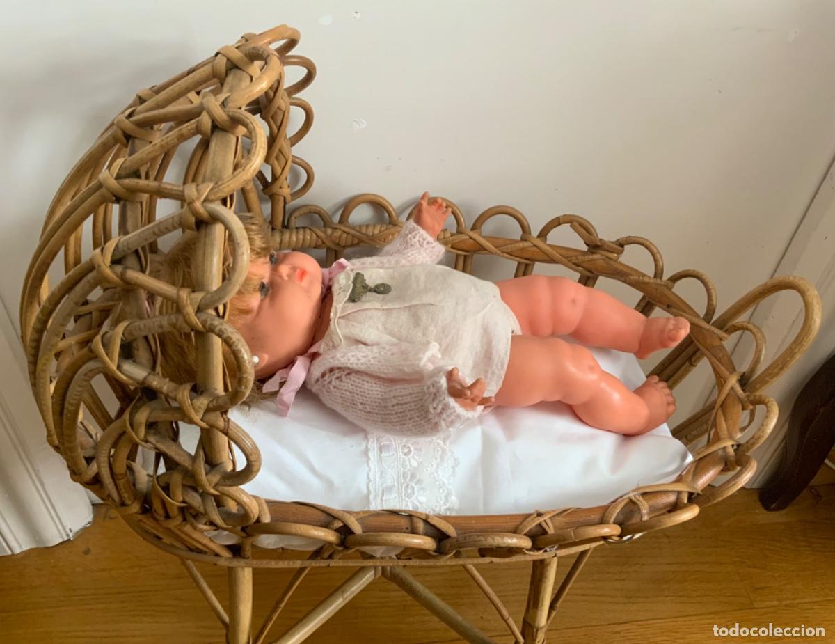 Casas de mu&ntilde;ecas: ANTIGUO MOIS&Eacute;S CUNA DE BAMBU CON RUEDAS PARA MU&Ntilde;ECA - Foto 6
