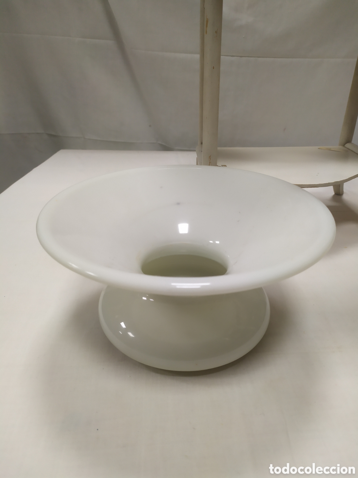 Casas de mu&ntilde;ecas: Lavabo de mu&ntilde;ecas de opalina con pie de madera - Foto 2
