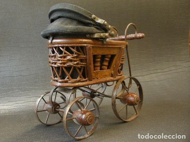Casas de mu&ntilde;ecas: Antiguo coche de paseo para mu&ntilde;eca. - Foto 1
