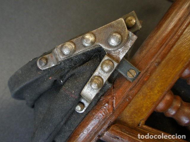 Casas de mu&ntilde;ecas: Antiguo coche de paseo para mu&ntilde;eca. - Foto 5