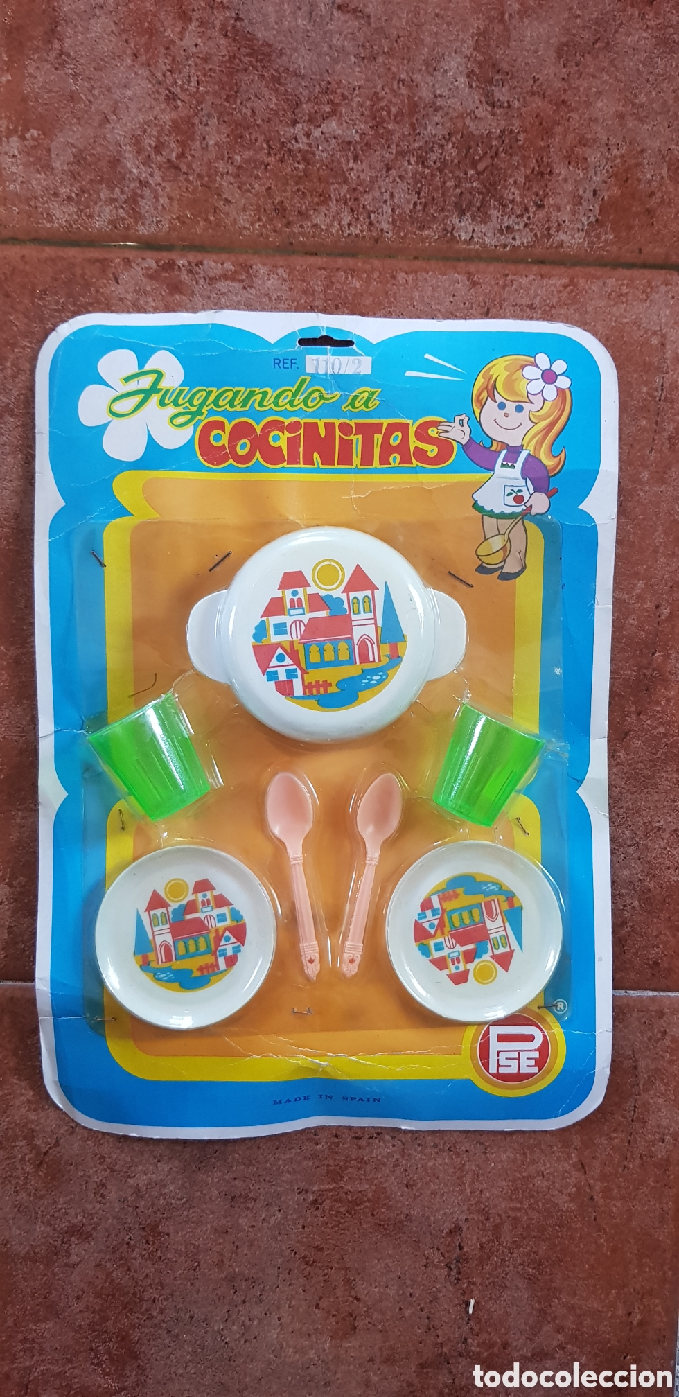 Casas de mu&ntilde;ecas: Pse jugando a las cocinitas mu&ntilde;ecas platos vasos y m&aacute;s - Foto 1