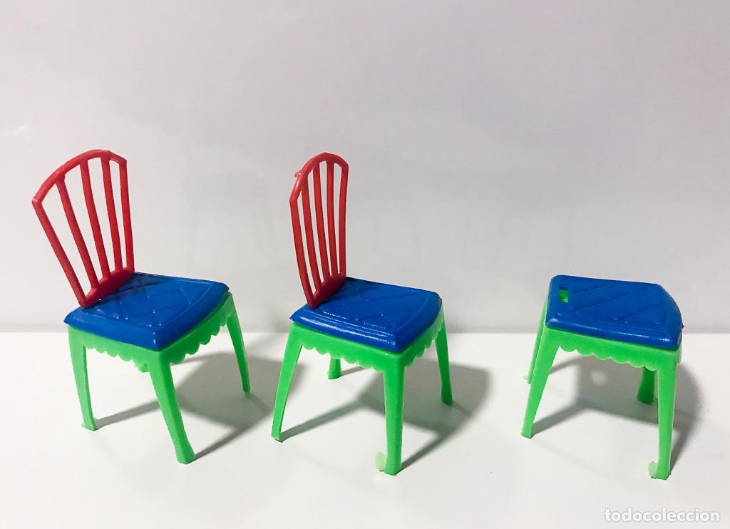 Casas de mu&ntilde;ecas: ANTIGUAS SILLAS DE PLASTICO DE CASA DE MU&Ntilde;ECAS - Foto 2