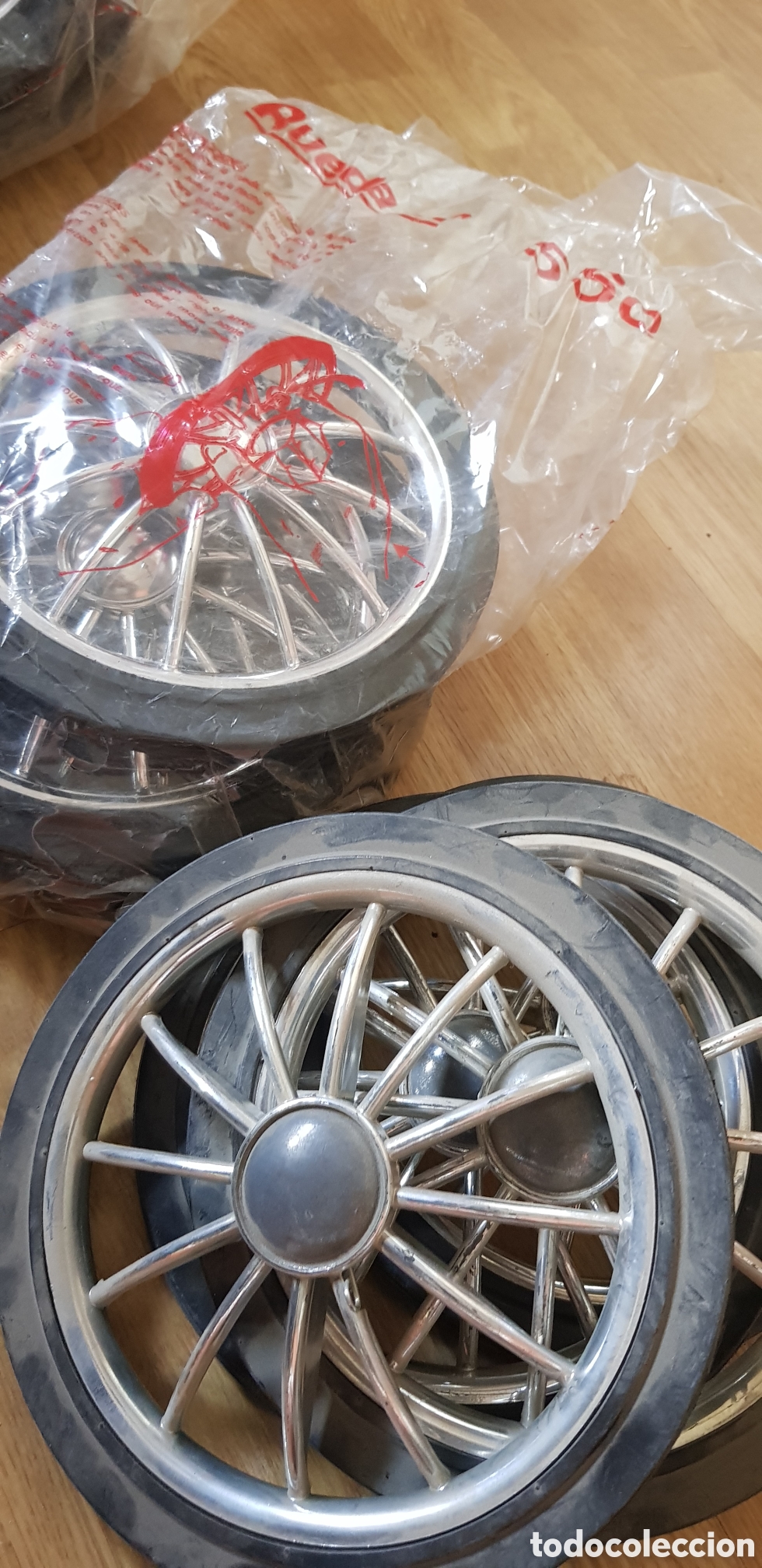 Casas de mu&ntilde;ecas: 4 Ruedas nuevas de carro de mu&ntilde;ecas - Foto 5
