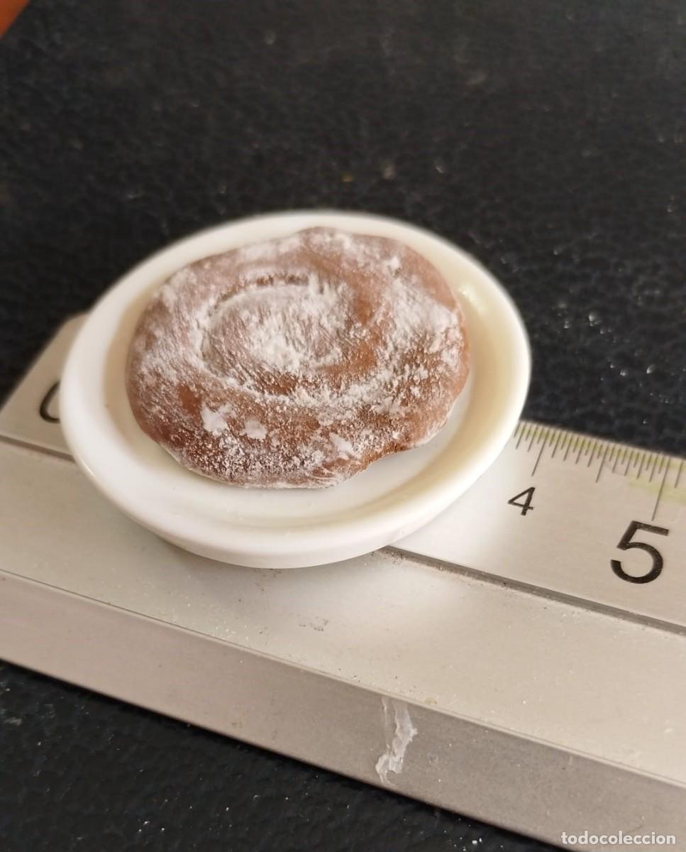Casas de mu&ntilde;ecas: Ensaimada en plato - Foto 1