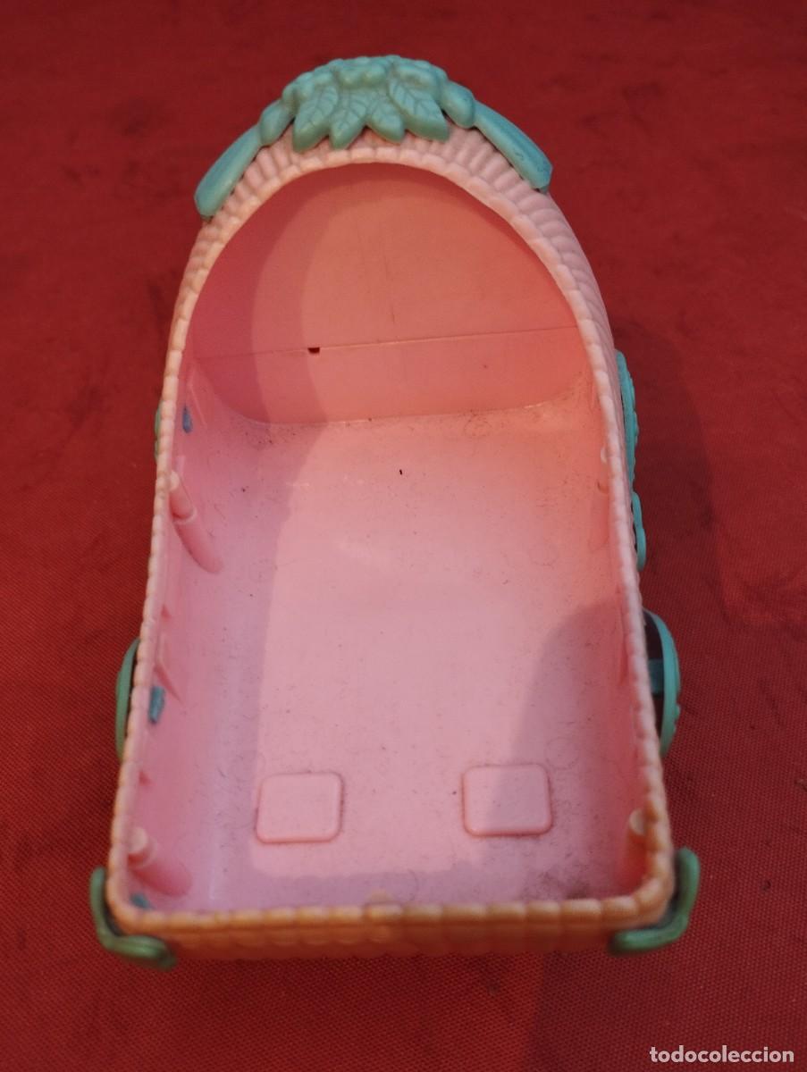 Casas de mu&ntilde;ecas: Peque&ntilde;a cuna de los a&ntilde;os 80. - Foto 2