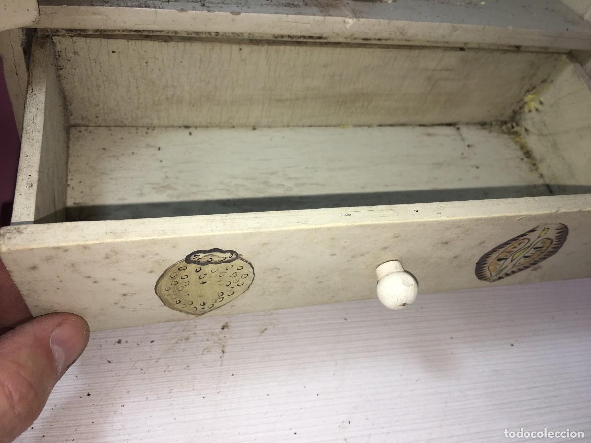 Casas de mu&ntilde;ecas: ARMARIO DE MADERA PARA MU&Ntilde;ECAS - Foto 4