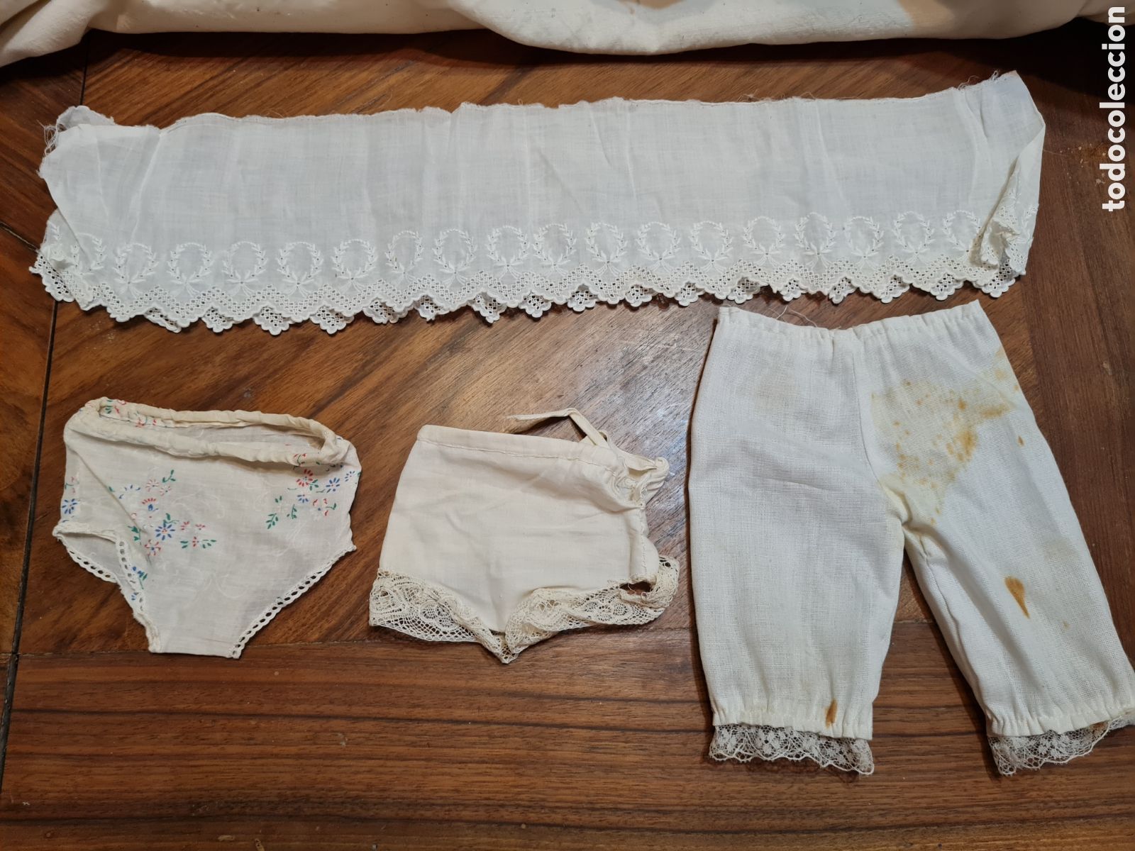 Casas de mu&ntilde;ecas: Ropa para mu&ntilde;eca antigua - Foto 1