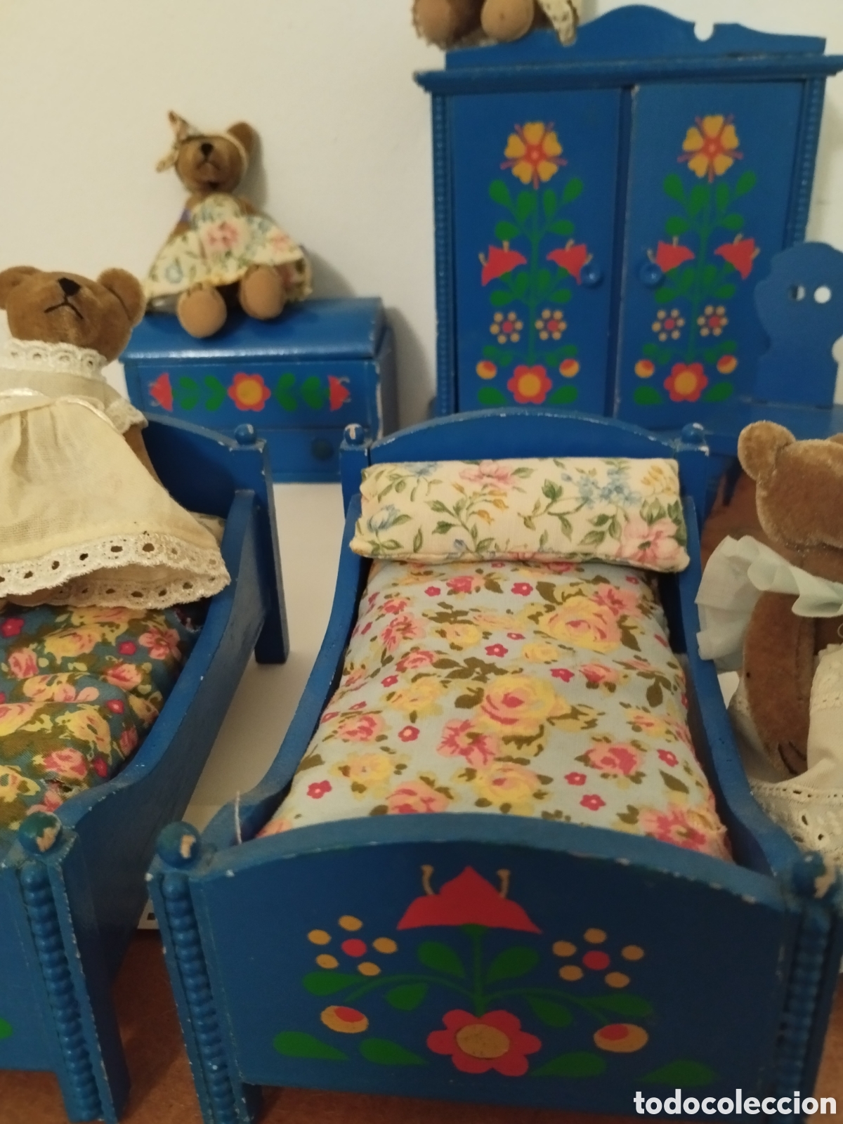 Doll houses: Mobiliario dormitorio artesanal