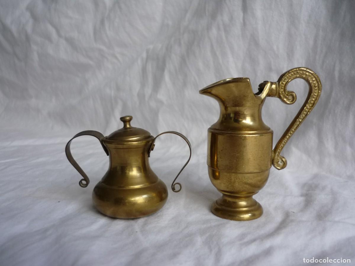 Casas de mu&ntilde;ecas: 2 jarrones de bronce en miniatura - Foto 3