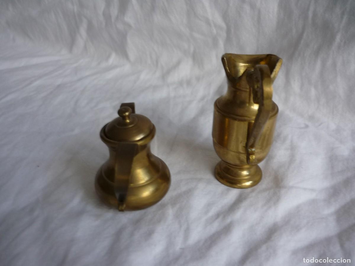 Casas de mu&ntilde;ecas: 2 jarrones de bronce en miniatura - Foto 6