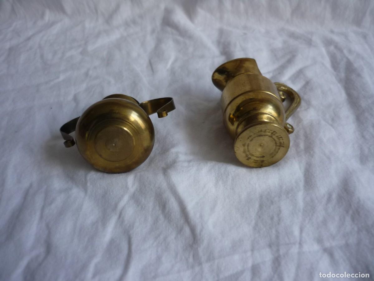Casas de mu&ntilde;ecas: 2 jarrones de bronce en miniatura - Foto 8