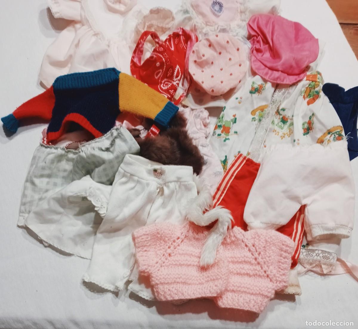 Casas de mu&ntilde;ecas: LOTE DE 20 PRENDAS DE MU&Ntilde;ECAS - Foto 1