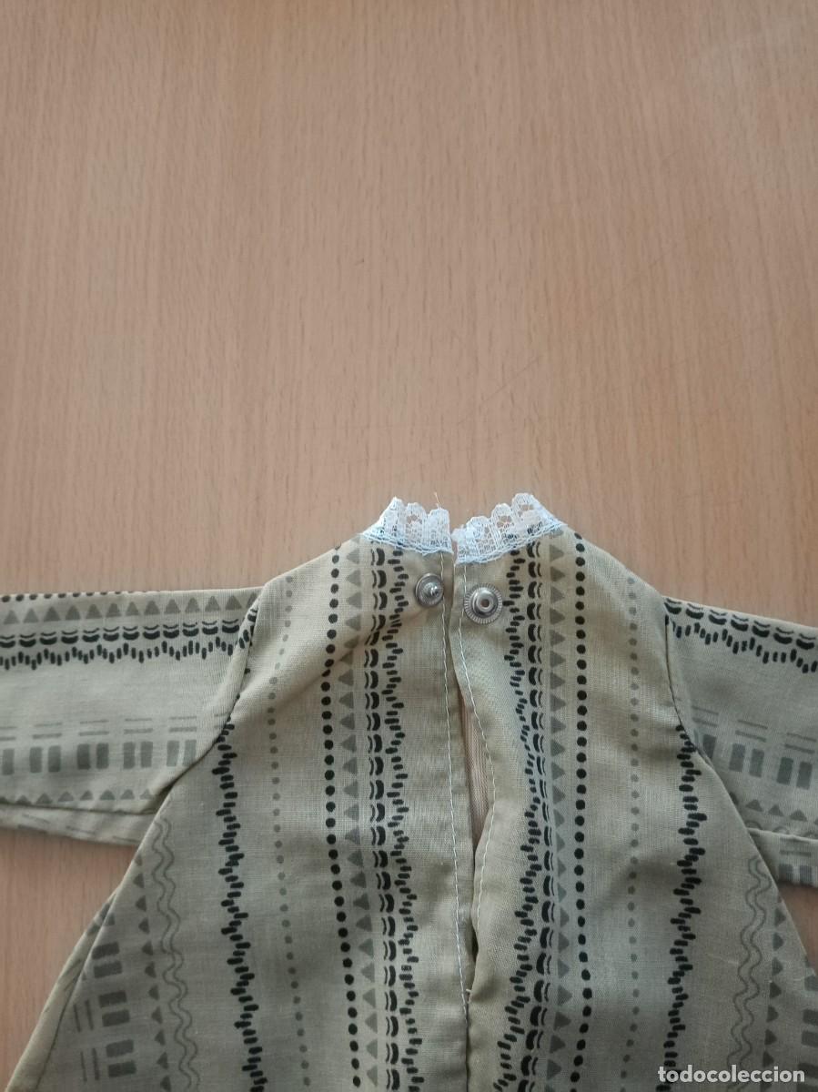 Casas de mu&ntilde;ecas: VESTIDO PARA MU&Ntilde;ECA CON CIERRE DE CLIP - Foto 2