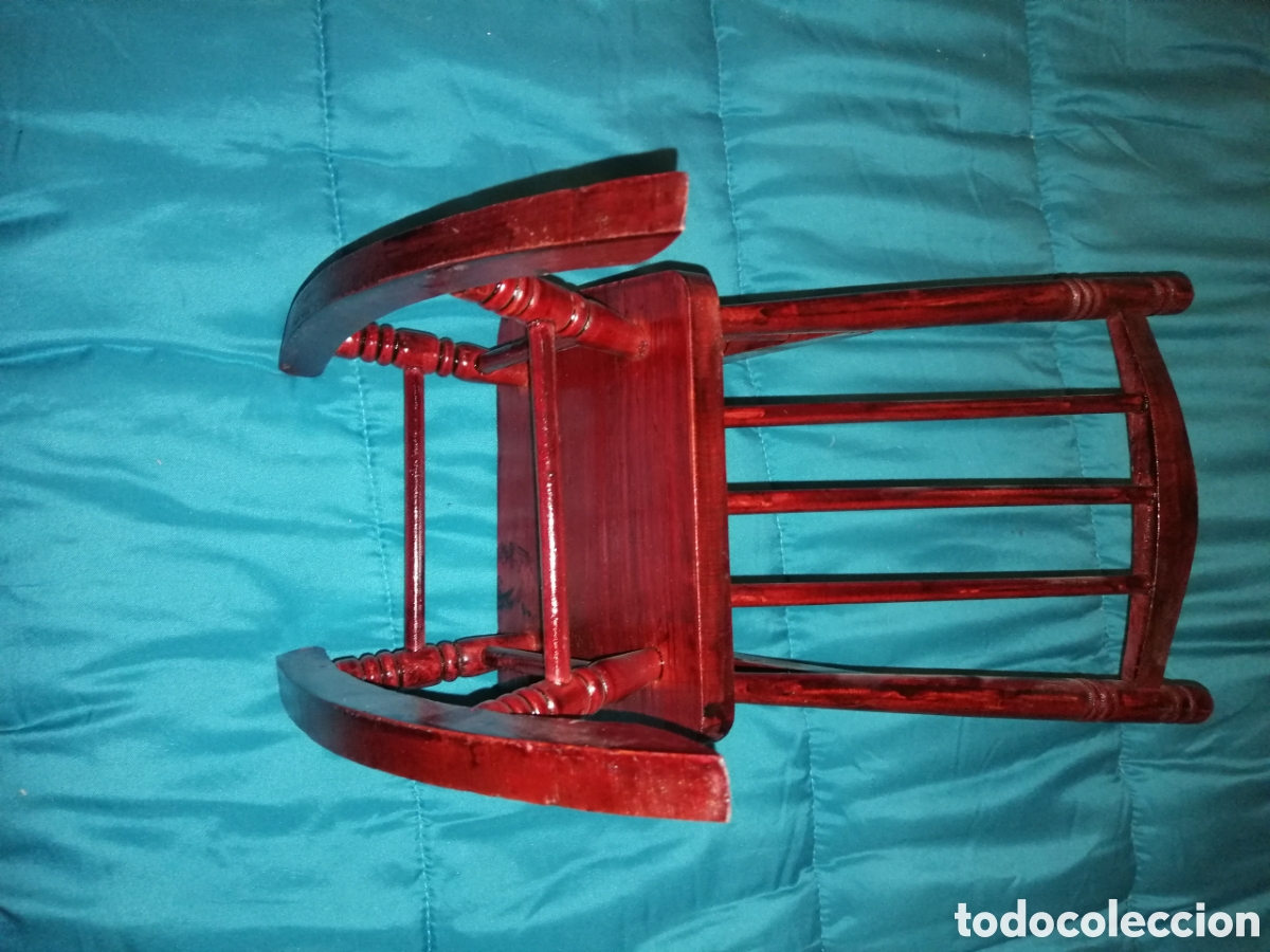 Casas de mu&ntilde;ecas: Silla mecedora de madera - Foto 3