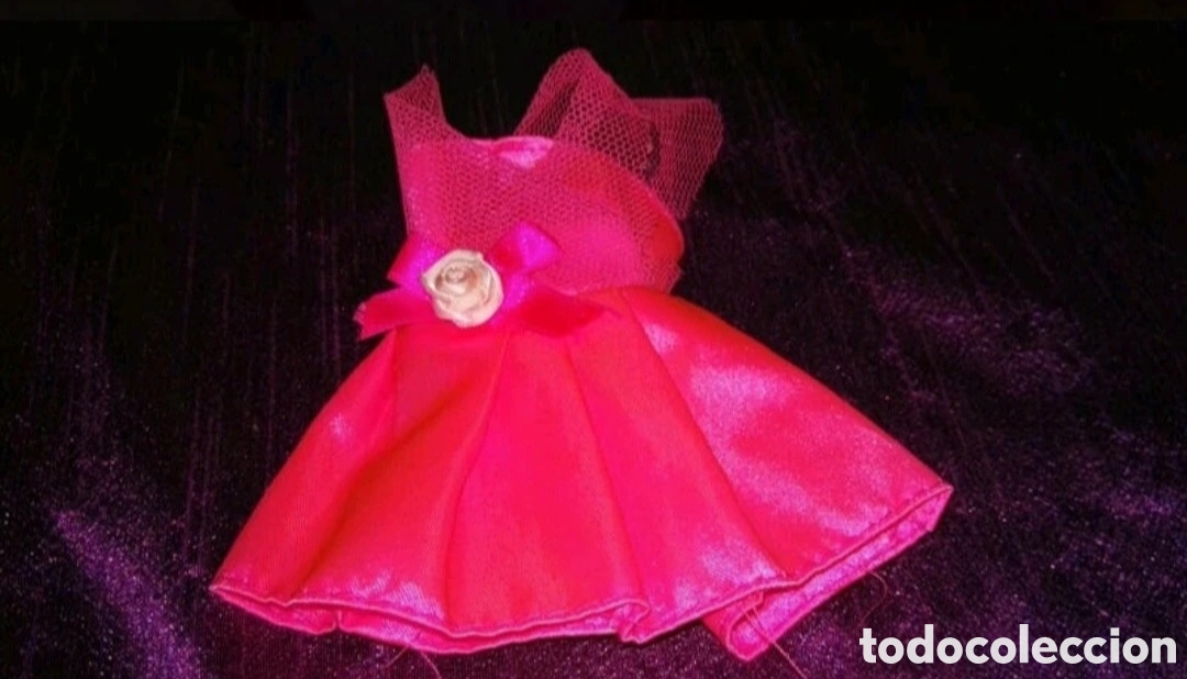 Casas de mu&ntilde;ecas: Lote 12 vestidos Barbie - Foto 4